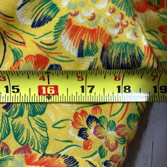 Urban Outfitters Yellow Floral Mini Dress Size L Cottagecore
Tropical Vacation - Picture 15 of 16